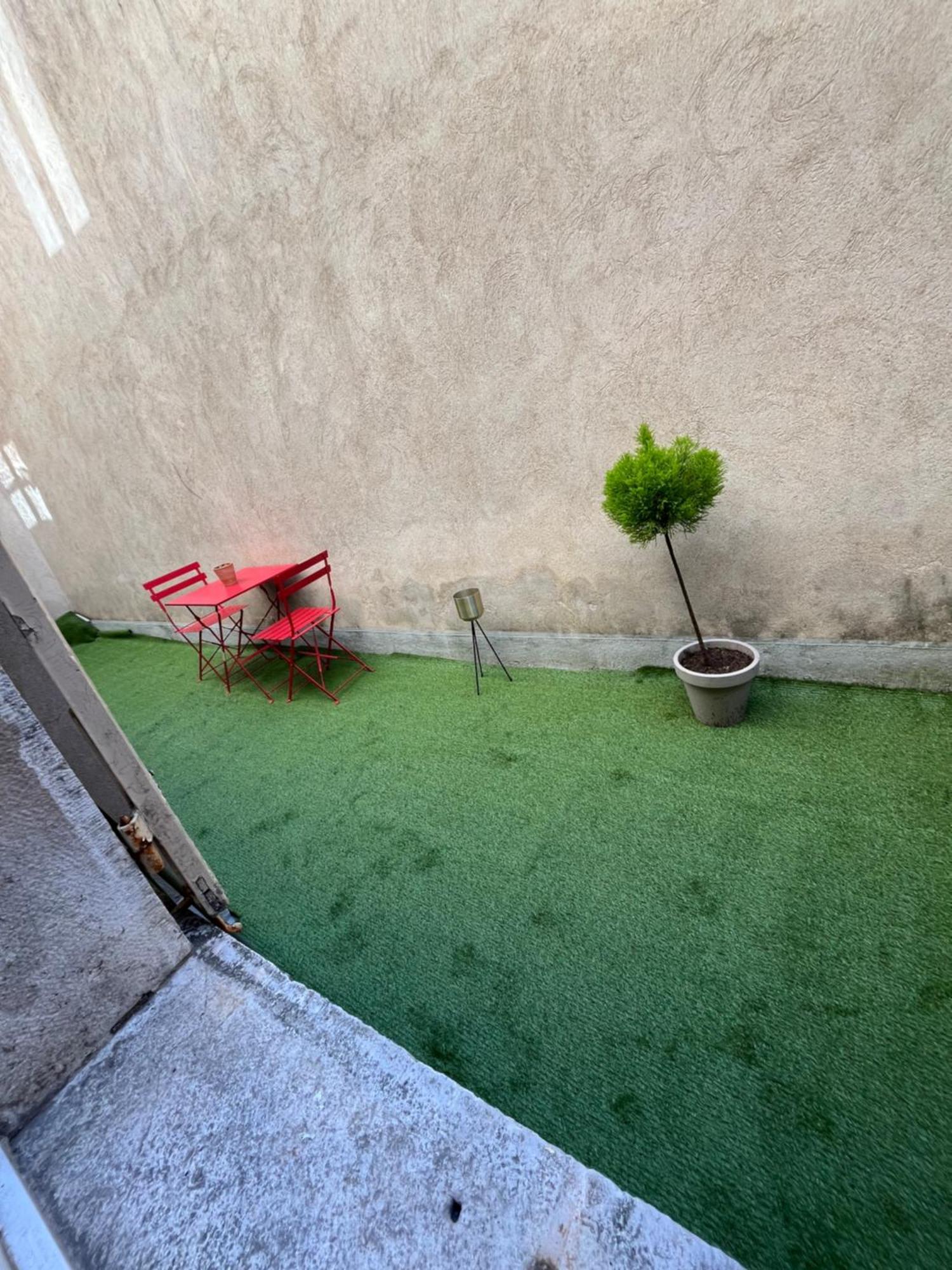 Appartement Ca Se Passe Ici à Dijon Extérieur photo