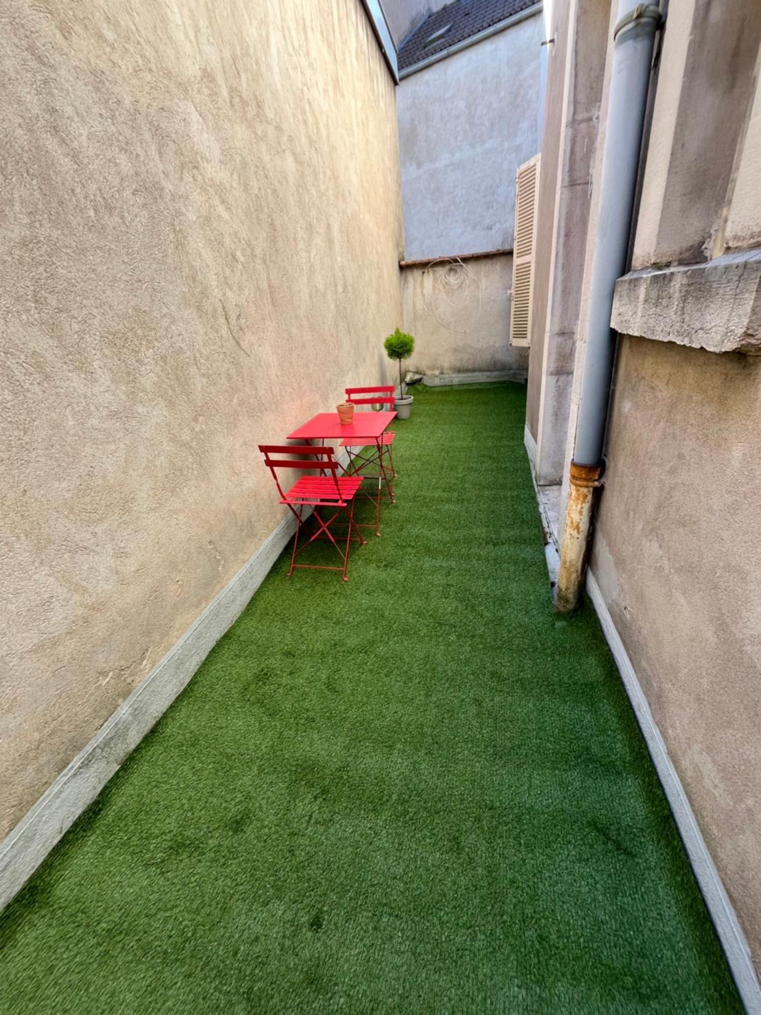Appartement Ca Se Passe Ici à Dijon Extérieur photo